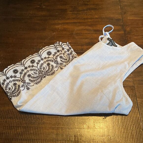SAKS FIFTH AVENUE Blue & White Pinstripe Embroidered Sleeveless Top Size Large - Picture 6 of 6